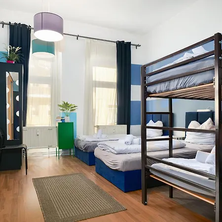 Blue Chili 13 - Nur Ein Katzensprung In - Bis 8 Pers *