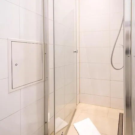 Blue Chili 13 - Nur Ein Katzensprung In - Bis 8 Pers *